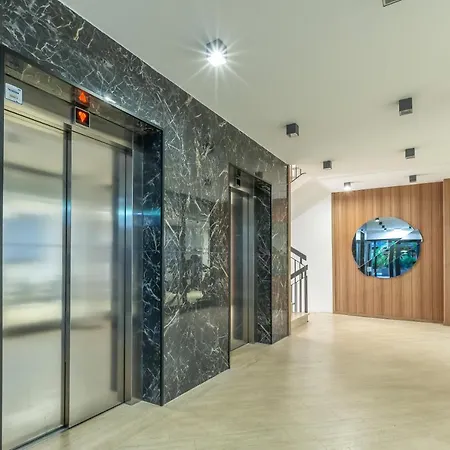 Luxury Trastevere Gym & Rooftop 5h * Roma